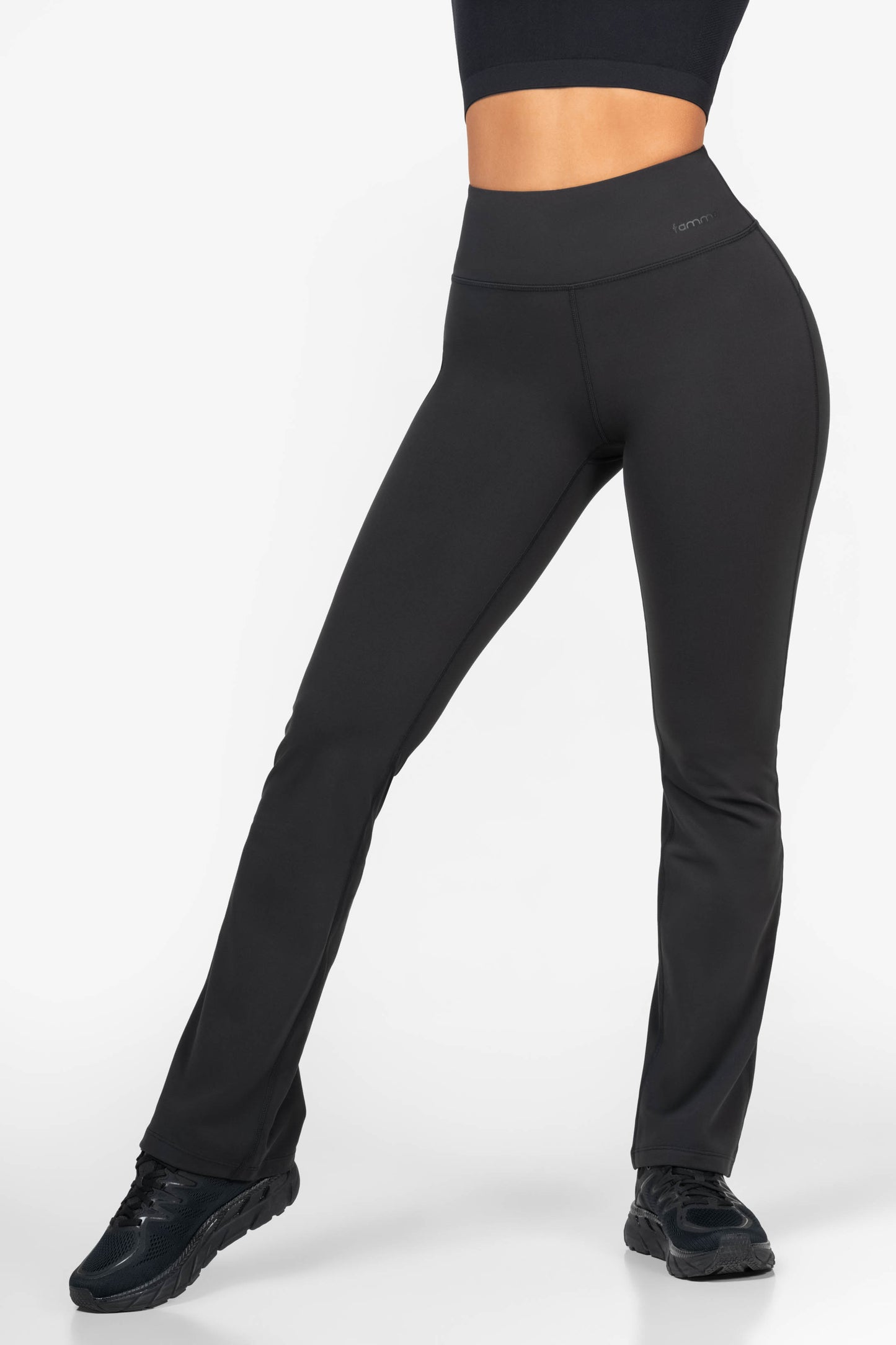Black Yoga Pants - for dame - Famme - Pants